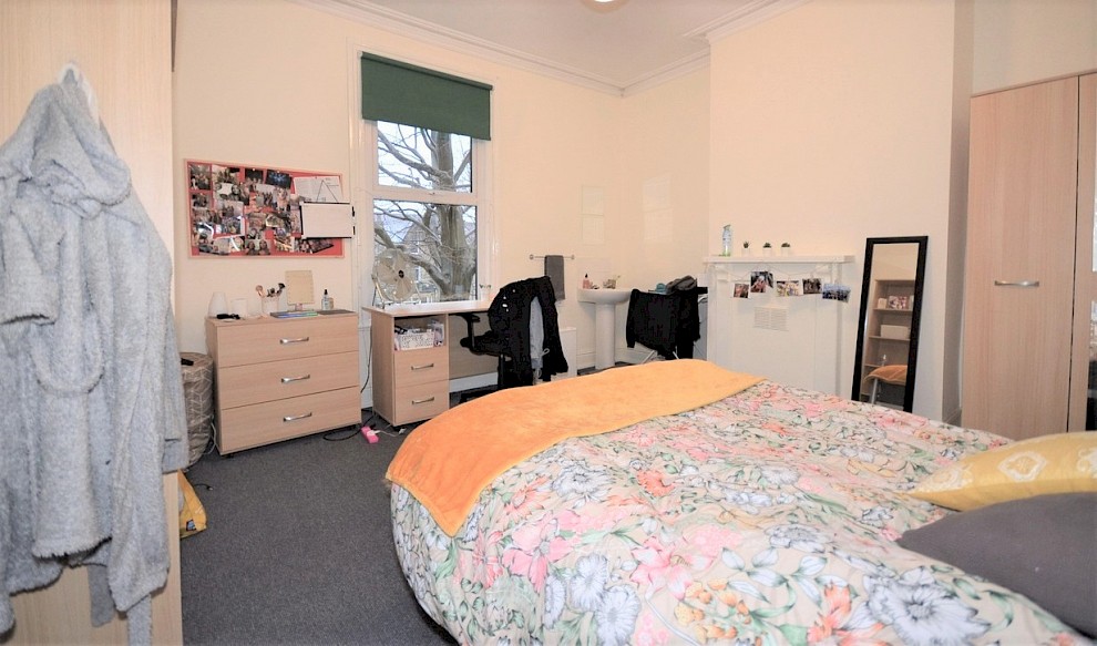 gallery image 04_1-eastgrove-rd-bedroom-3.jpg