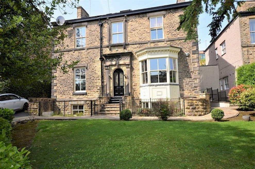gallery image 08_-flat-1-24-victoria-rd-sheffield.jpg