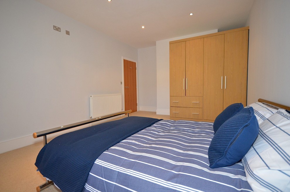 gallery image 06_flat-11-rutland-court-bedroom-2.jpg