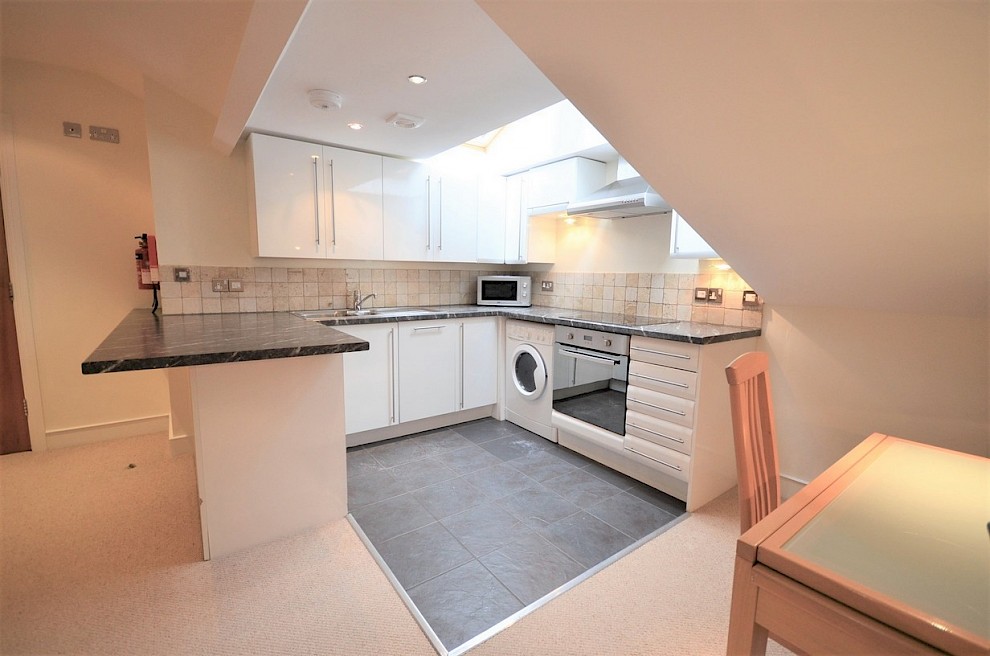 gallery image flat-15-rutland-court-kitchen.jpg