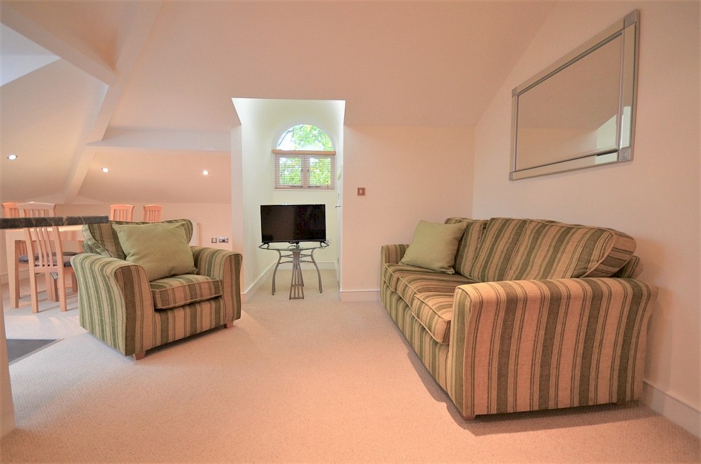 gallery image flat-15-rutland-court-living-room.jpg