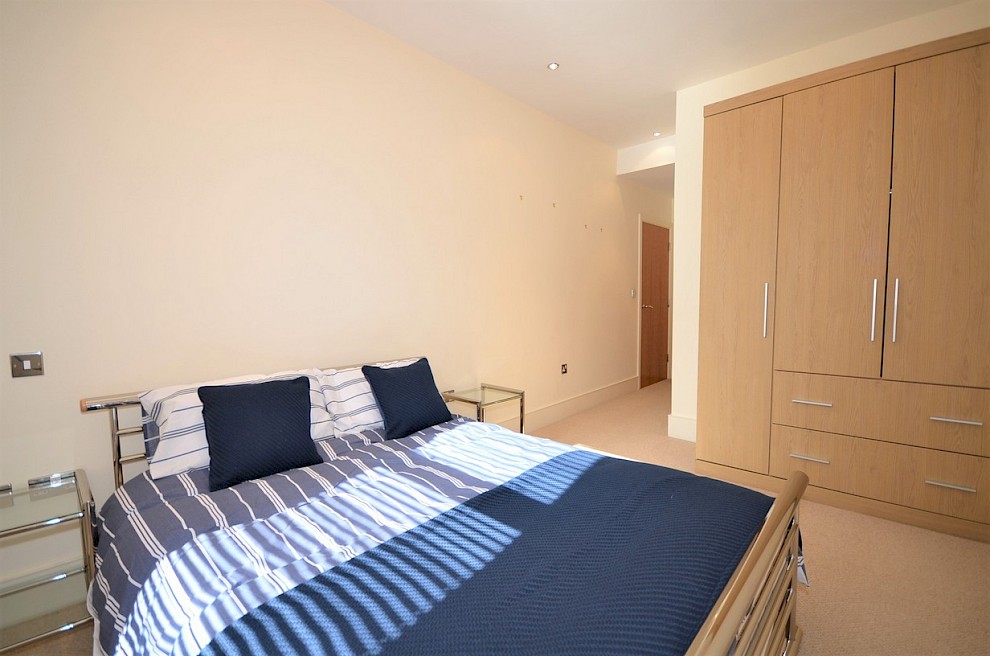 gallery image 05_flat-4-rutland-court-bedroom-2.jpg