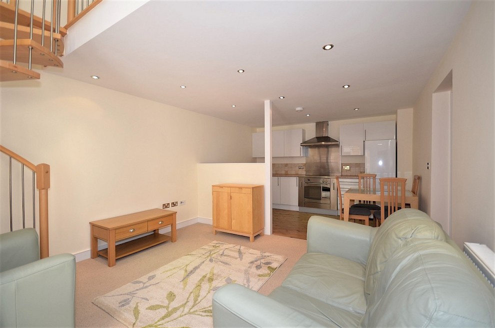 gallery image 02_flat-9-rutland-court-living-room.jpg