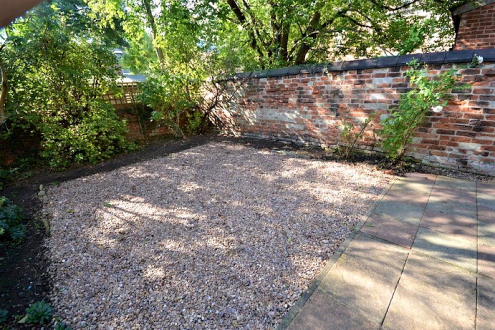 gallery image 15-holberry-close-sheffield-6-_bedroom-student-house-rear-garden.jpg