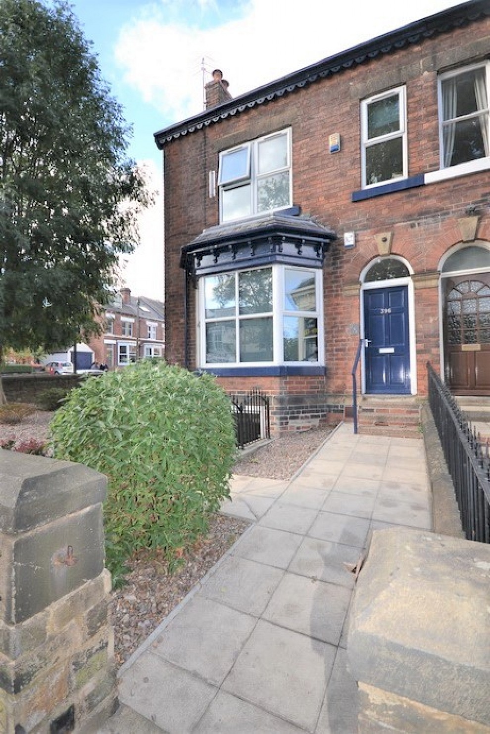 gallery image 396-ecclesall-road-sheffield-8-bedroom-student-house_1.jpg