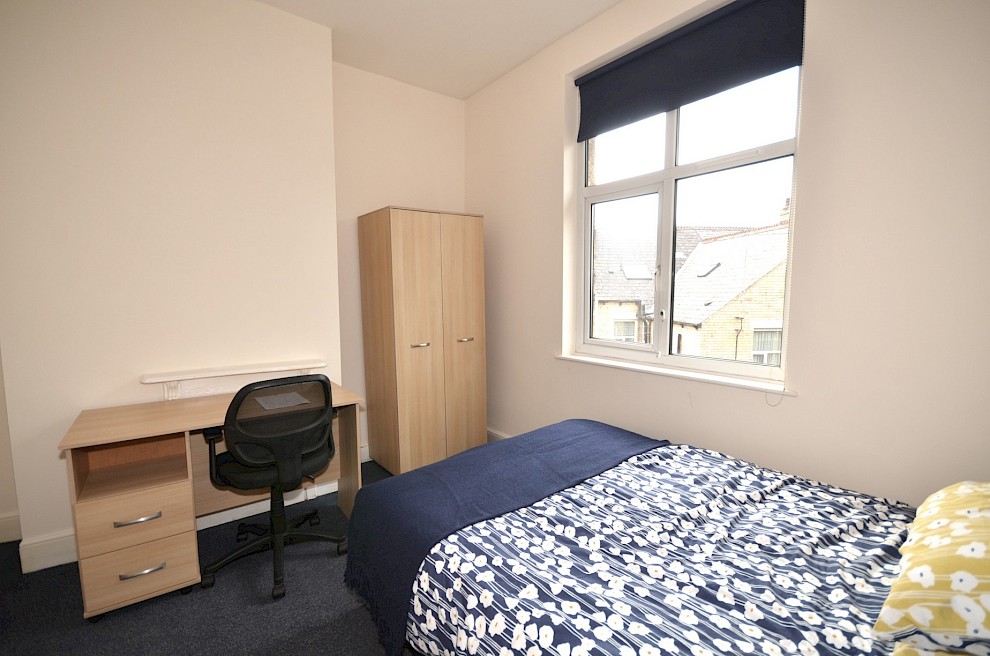 gallery image 42-brocco-bank-bedroom-3-view-1.jpg