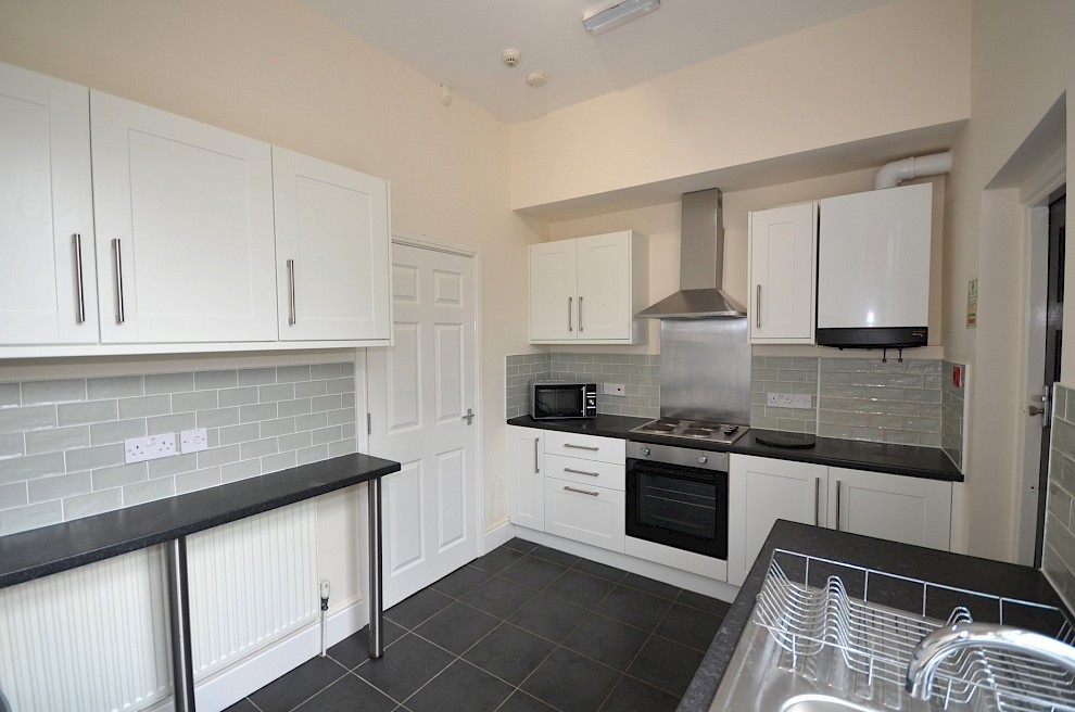 gallery image 42-brocco-bank-kitchen-view-2.jpg