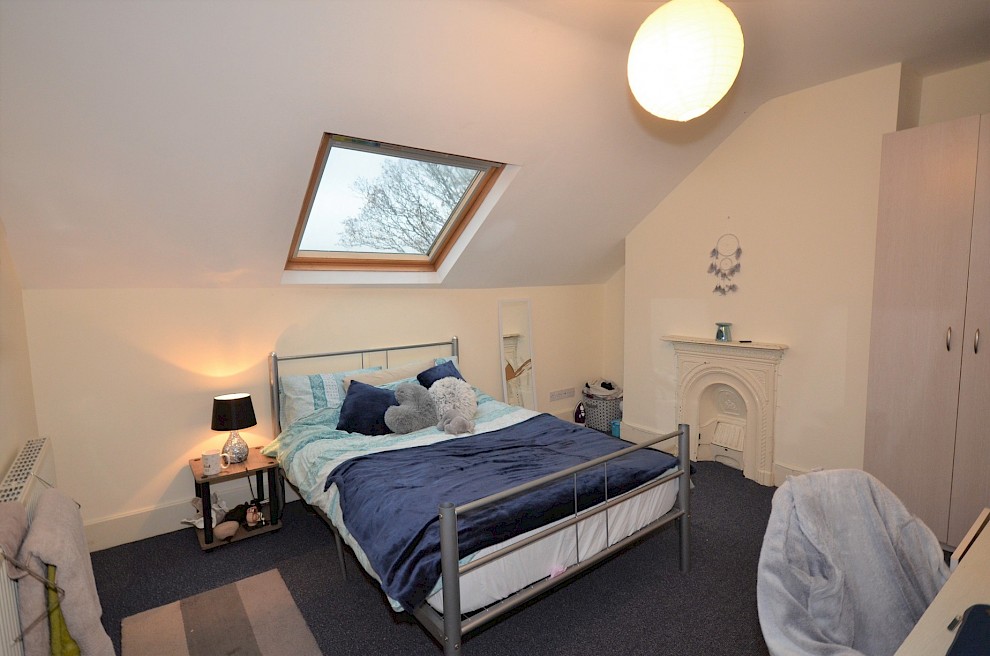 gallery image 1_-47-broomgrove-rd-bedroom-7.jpg