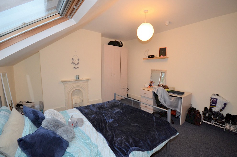 gallery image 2_-47-broomgrove-rd-bedroom-7.jpg