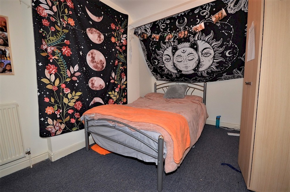 gallery image 6-clarke-dell-second-floor-bedroom-7.jpg