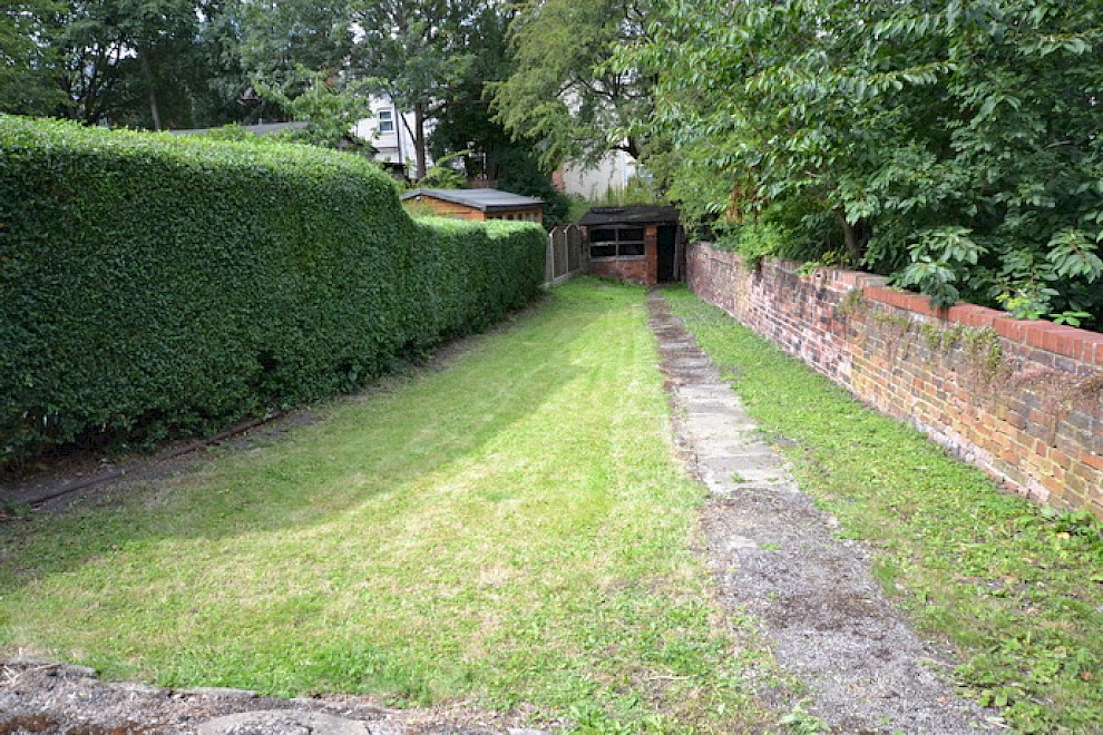 gallery image 18-clarke-st-rear-garden.jpg