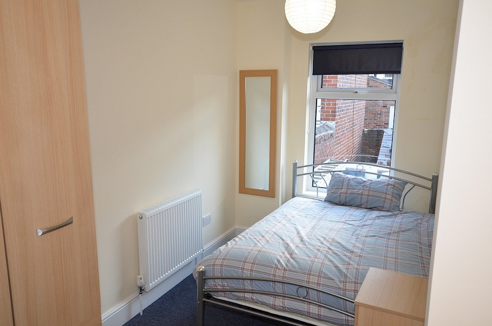 gallery image 36-denham-road-sheffield-bedroom-3.jpg