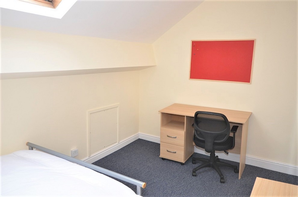 gallery image 14-hoole-road-sheffield-bedroom-5b.jpg