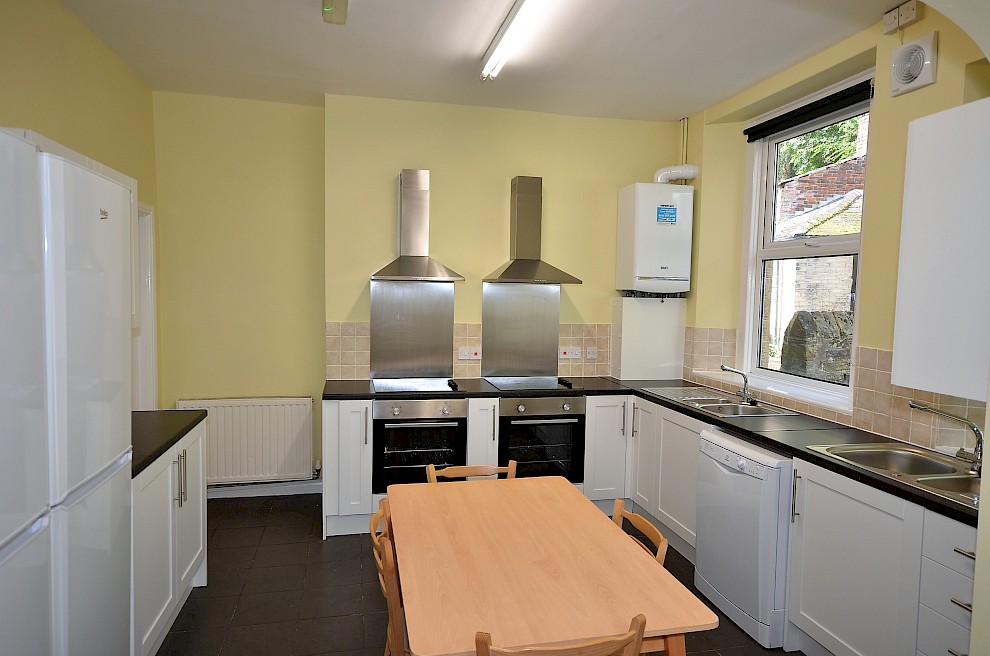 gallery image 6_marlborough-rd-7-bedroom-student-house-sheffield-kitchen-1.jpg