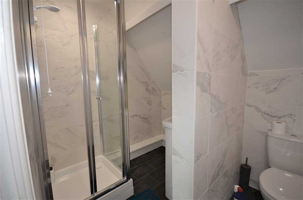 gallery image 6-clarke-dell-bathroom-3.jpg